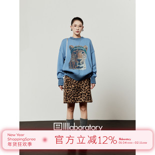 周里物出品「豹子教练」蓝色毛衣女2025冬季新款破洞宽松针织上衣