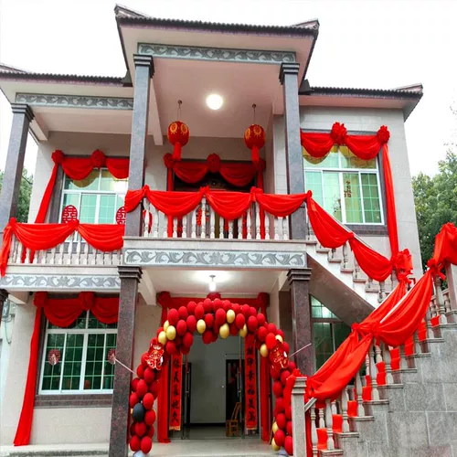 Свадебный красный цветочный шар, сельский двор, красная шелковая ткань, перила для свадебной комнаты, балкона, украшение внешней стены виллы