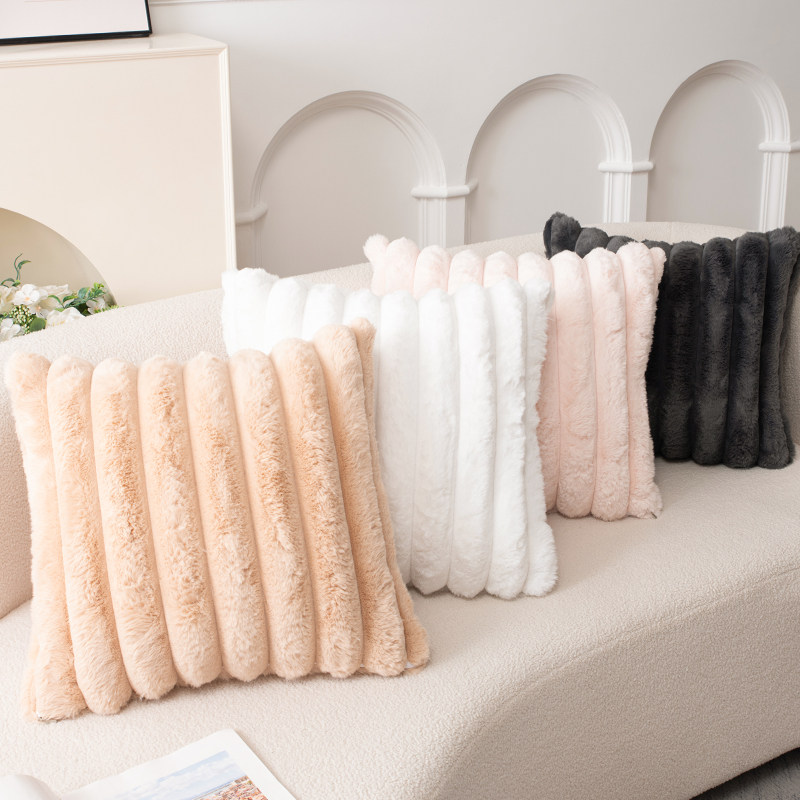 法式2025新款奶油兔毛绒抱枕靠垫沙发客厅轻奢高级感靠枕大靠背垫