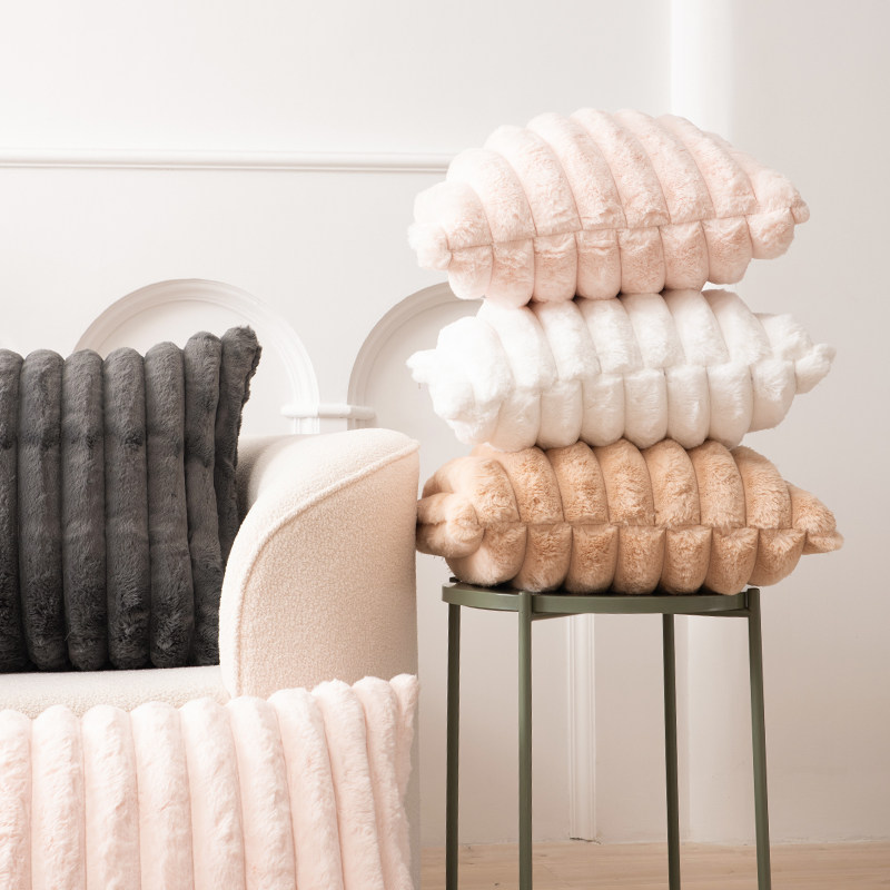 法式奶油风兔毛绒抱枕靠垫沙发客厅长方形轻奢高级感靠枕套大靠背