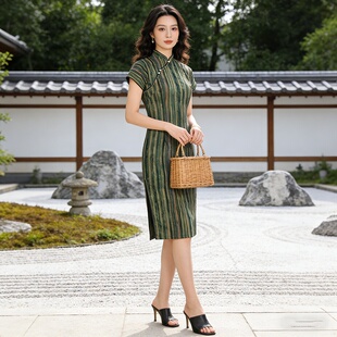 旗袍优雅复古国风显瘦通勤夏季 新款 墨绿条纹中款 短袖 日常可穿 薄款