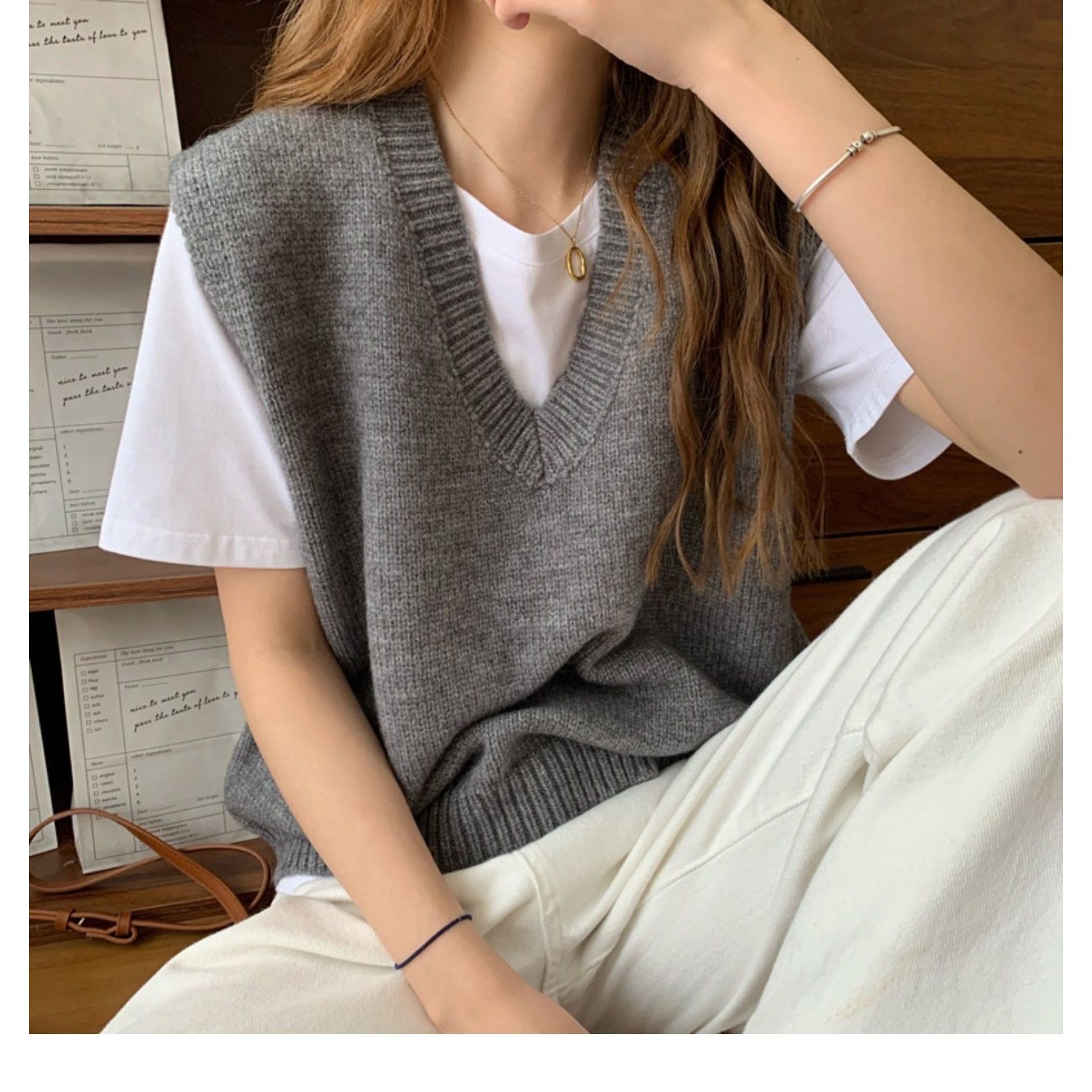 冬季灰色衬衫搭配针织马甲女纯羊毛叠穿坎肩慵懒风v领毛衣背心