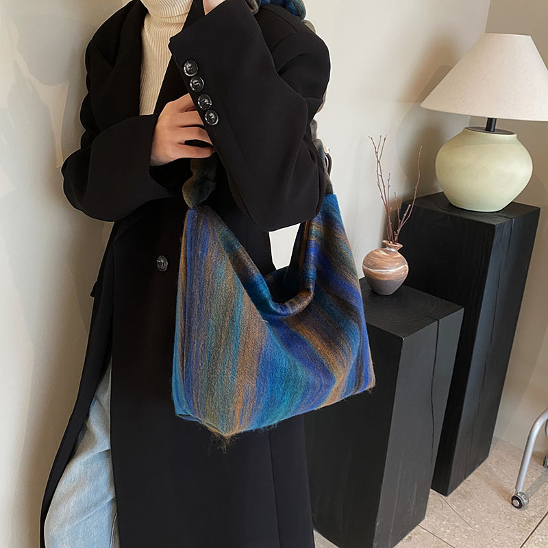 欧美复古风毛呢包撞色条纹做旧小众设计褶皱单肩包女士大容量腋下