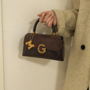 复古手提包包女式2026新款小众轻奢上班通勤高级感单肩斜挎小方包