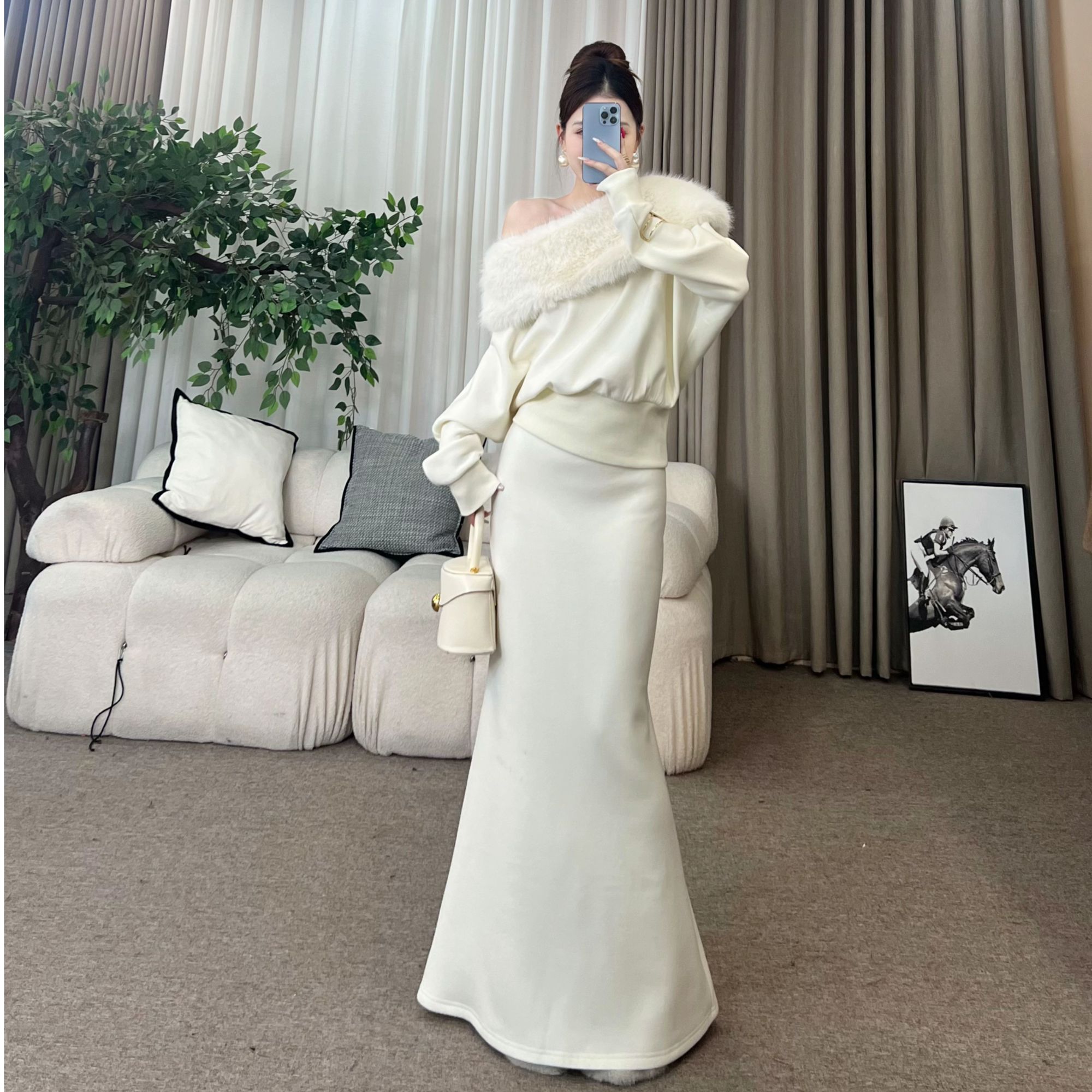 XIAOQIN【凛冬回忆】冬季加绒斜肩毛领上衣直筒半身长裙套装T524