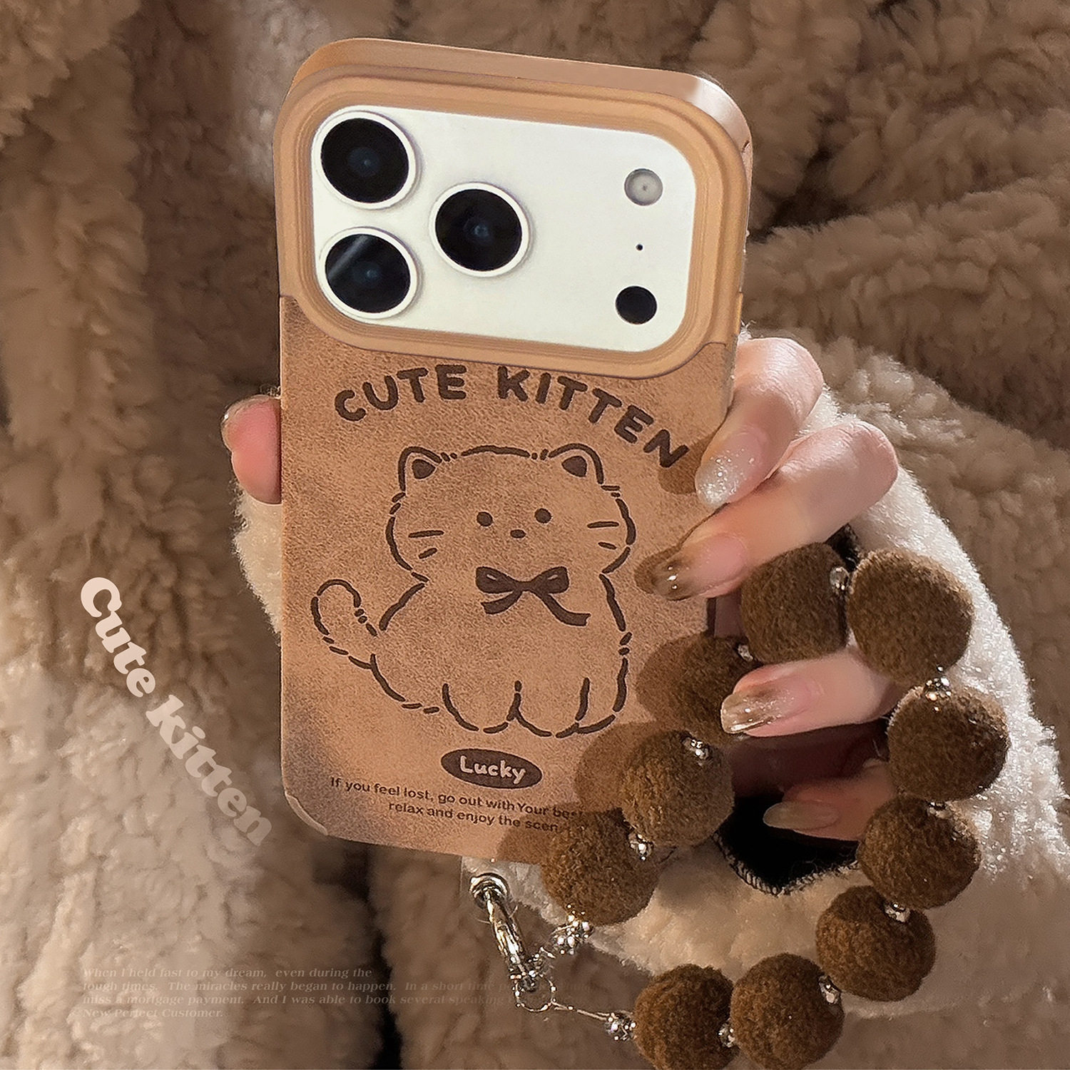 秋冬ins可爱卡通可爱猫咪手机壳适用苹果17promax新款iPhone17麂皮绒16pro棕色手链15简约14女13防摔12保护套,3C数码配件,手机保护套/壳,淘宝优惠券,粉丝福利购,淘宝优惠卷