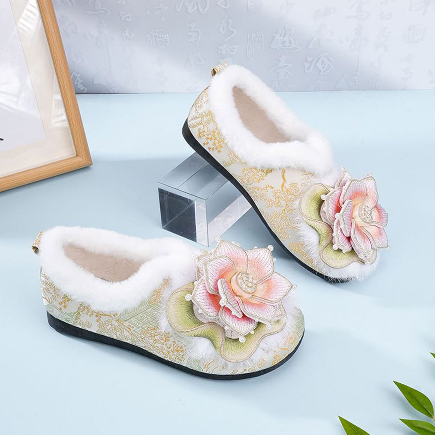 2025年冬季加绒中国风绣花鞋女保暖新中式平底布鞋民族风汉服鞋子