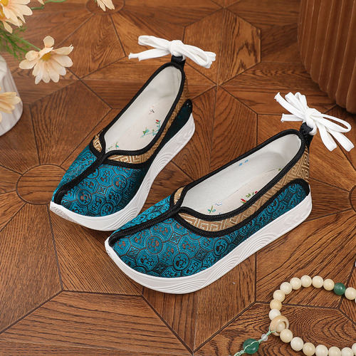 新款织锦缎暗纹女复古汉服平底鞋