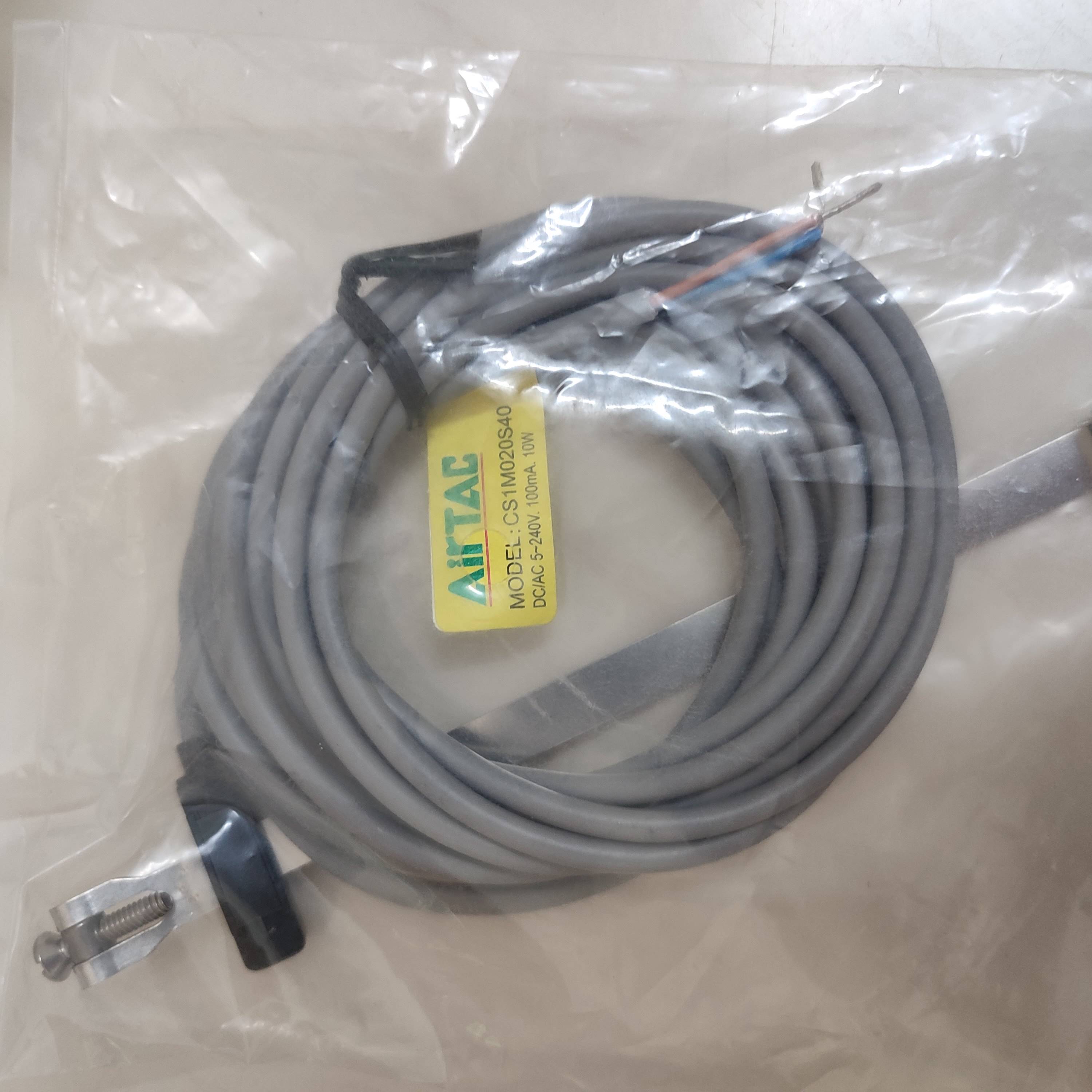 配件亚德客DS1M CS1M020 030S20S12 S25 S10 S40磁簧传感器 议价