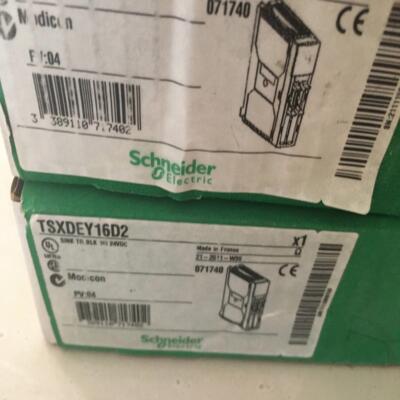 配件施耐德全新模块TSXDEY16D2质保一年议价