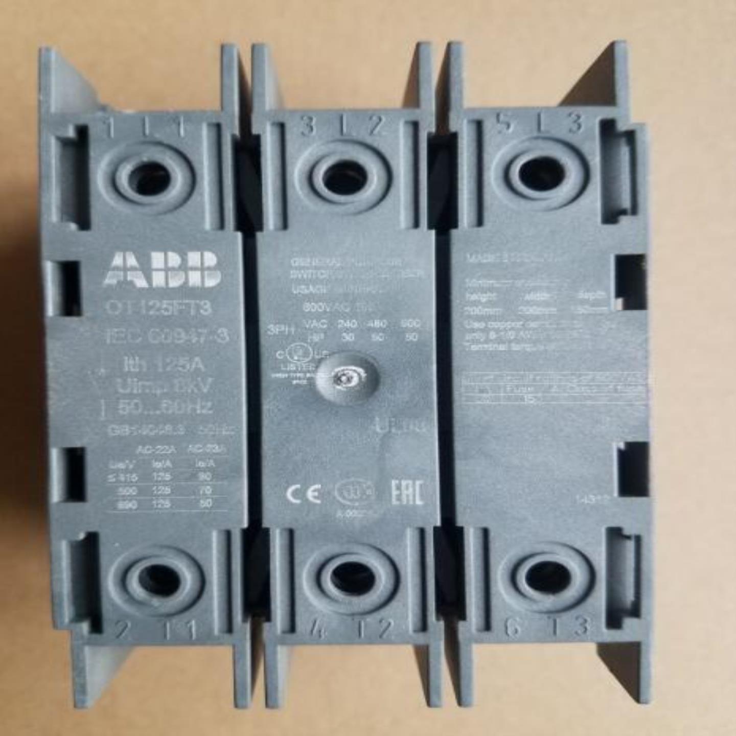 配件原装ABB 面板安装隔离开关  OT125FT3   125A  3P议价