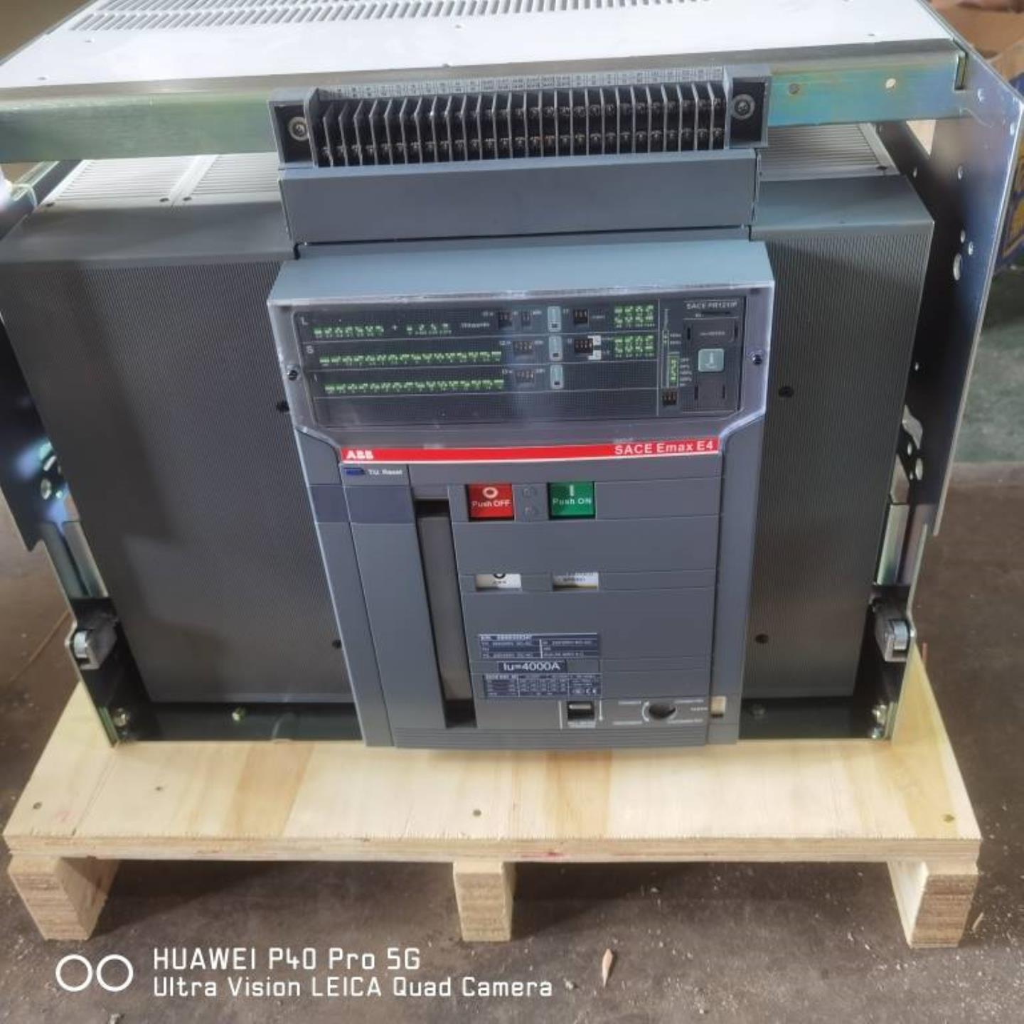 配件ABB框架断路器E4H4000 R4000 PR121P-LSI WHR 3P议价