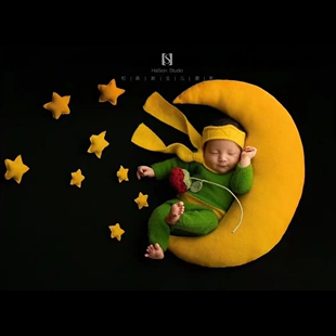 百天半岁宝宝小王子主题套装服饰玫瑰花月亮枕头摄影拍照照相道具