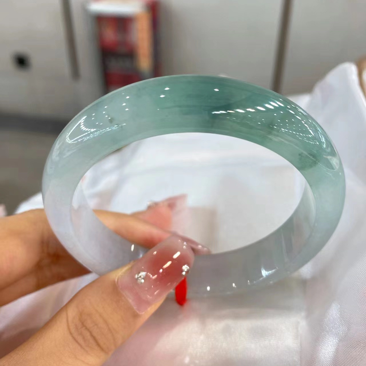 天然缅甸翡翠手镯女款飘花蓝花油青玉镯子翡翠正品老坑冰糯种