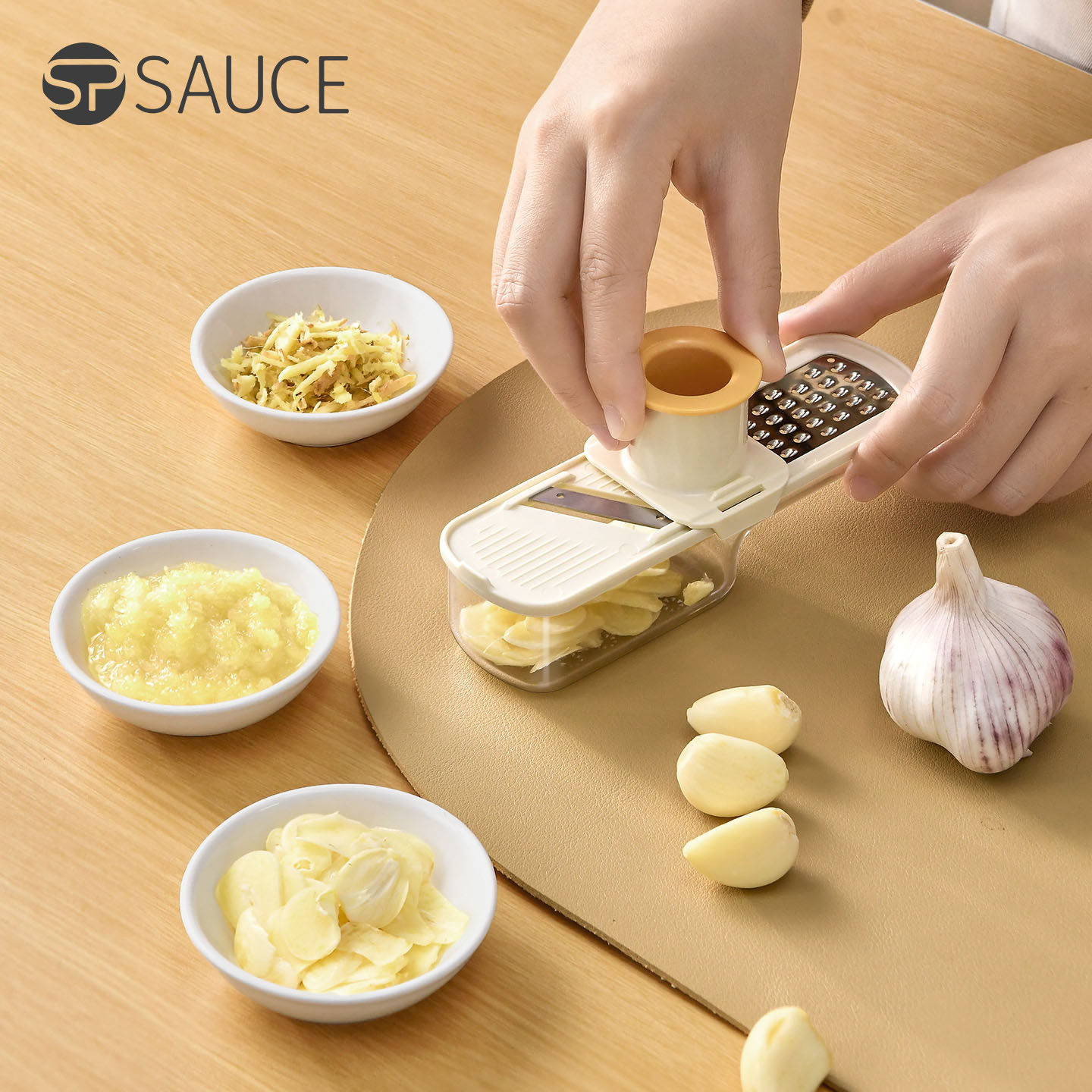 三合一姜蒜研磨器新款家用厨房姜蒜磨泥器多功能带护手刨丝切片器
