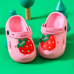 可爱草莓卡通儿童洞洞鞋女孩轻便防滑厚底软底居家室外包头鞋男童