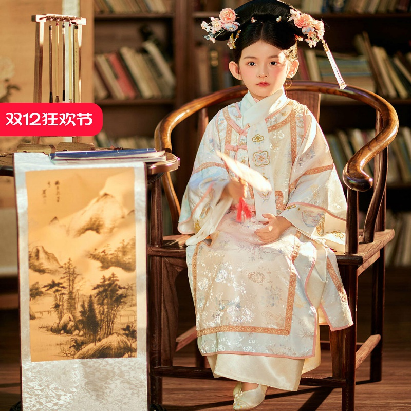 一袭汉服惊艳时光古韵自来