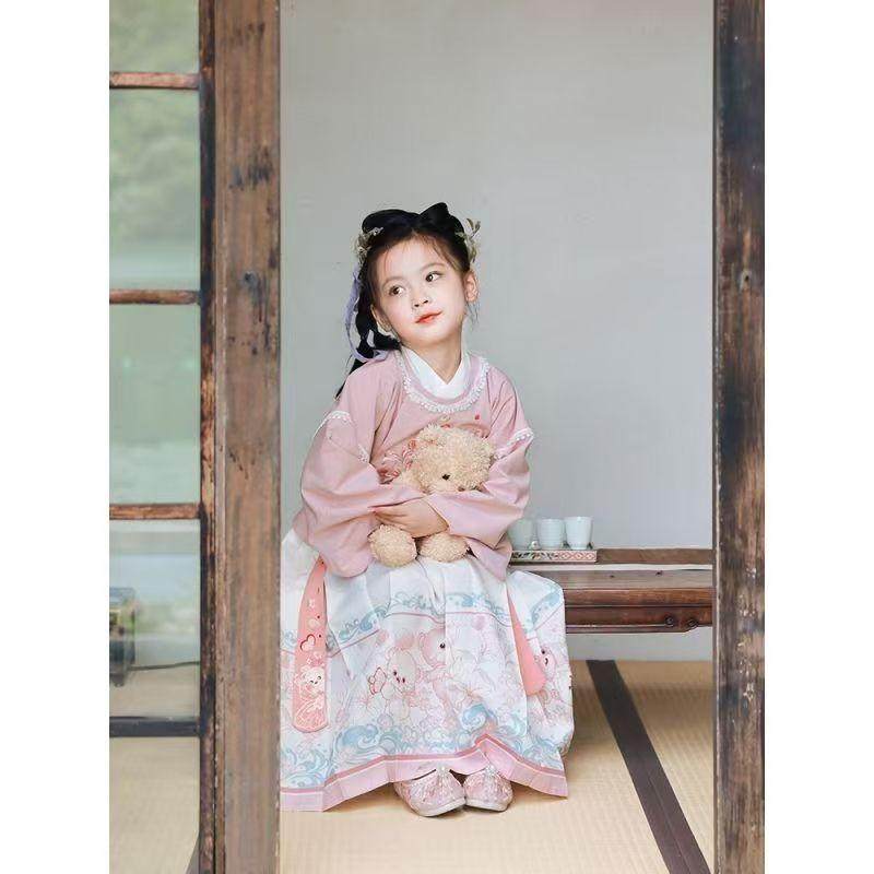 女童汉服2025新款明制马面裙套装儿童中国风女宝宝浅粉色小熊刺绣,童装/婴儿装/亲子装,汉服,淘宝优惠券,粉丝福利购,淘宝优惠卷