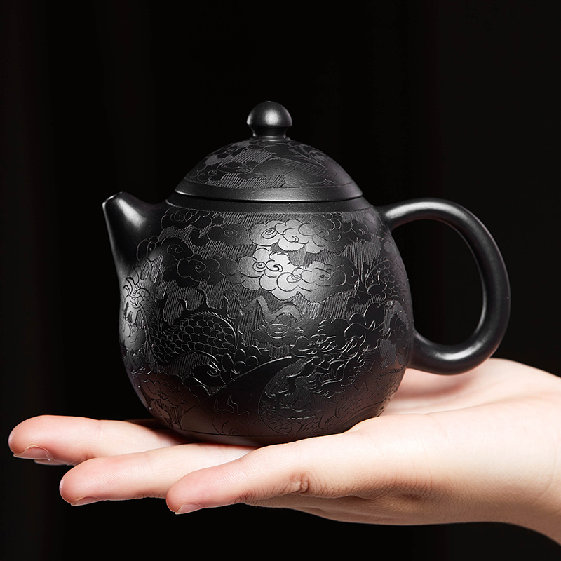 宜兴纯全手工黑泥龙蛋紫砂壶