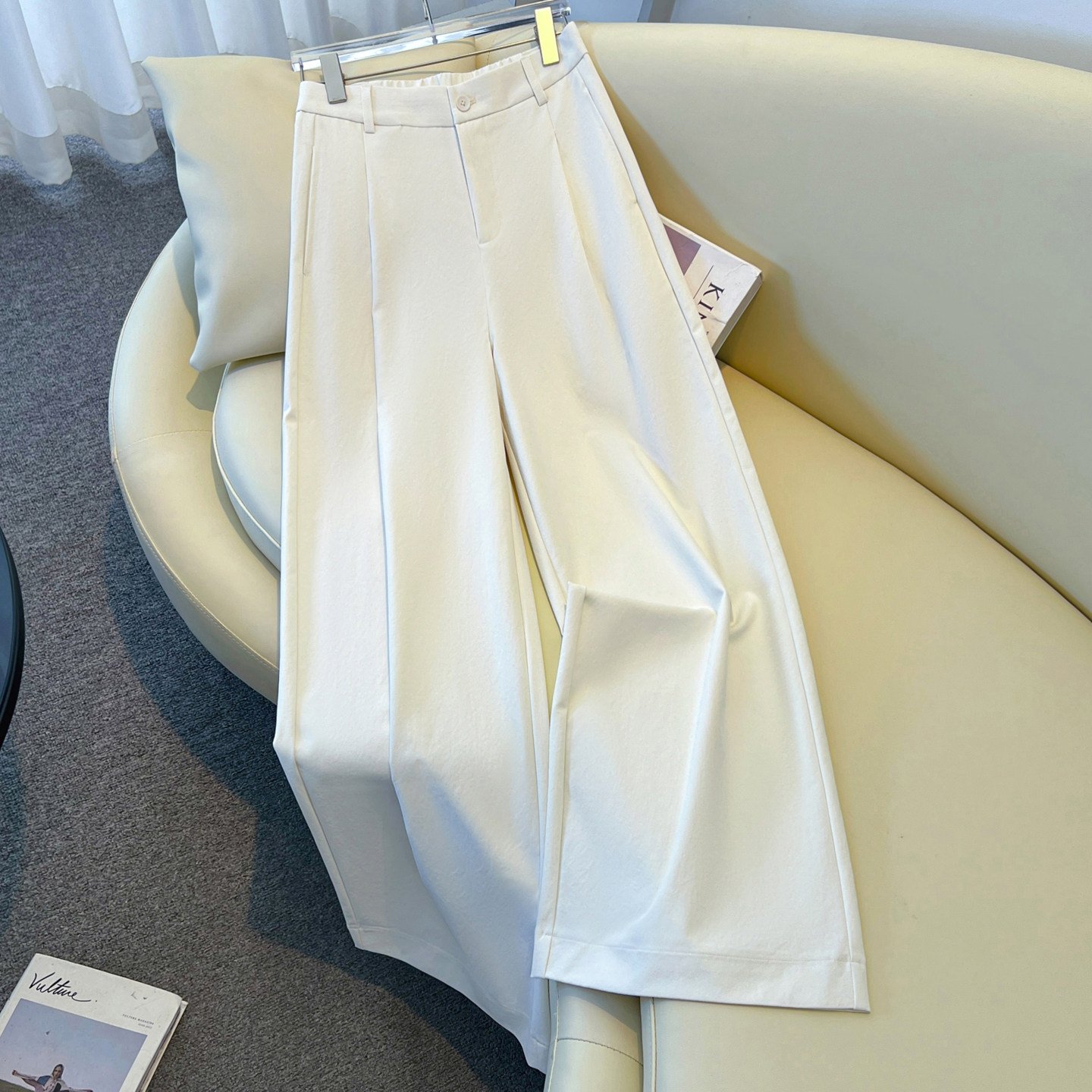 白色休闲阔腿裤女2025新款秋季爆款显瘦宽松高级感垂坠感直筒裤子