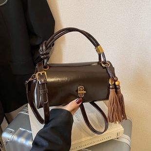 高级复古法式新款时尚百搭斜挎包小众大容量上班通勤质感单肩包