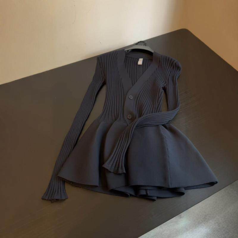 专柜撤回高级感荷叶边V领拼接针织衫单排扣修身毛衣开衫2025新款