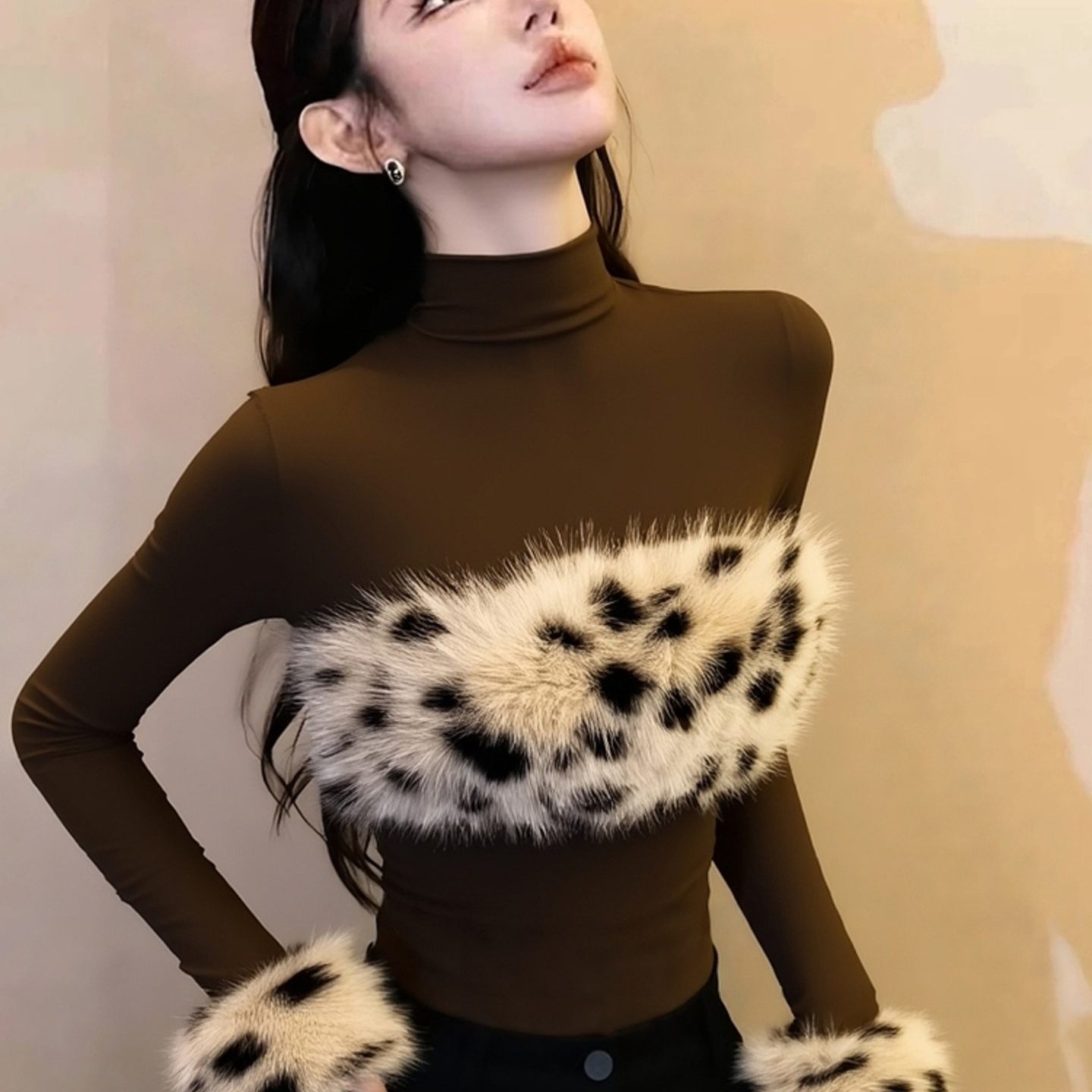 外贸撤回咖色豹纹毛绒打底衫女高级感独特别致巨好看气质掐腰上衣,女装/女士精品,大码内搭,淘宝优惠券,粉丝福利购,淘宝优惠卷