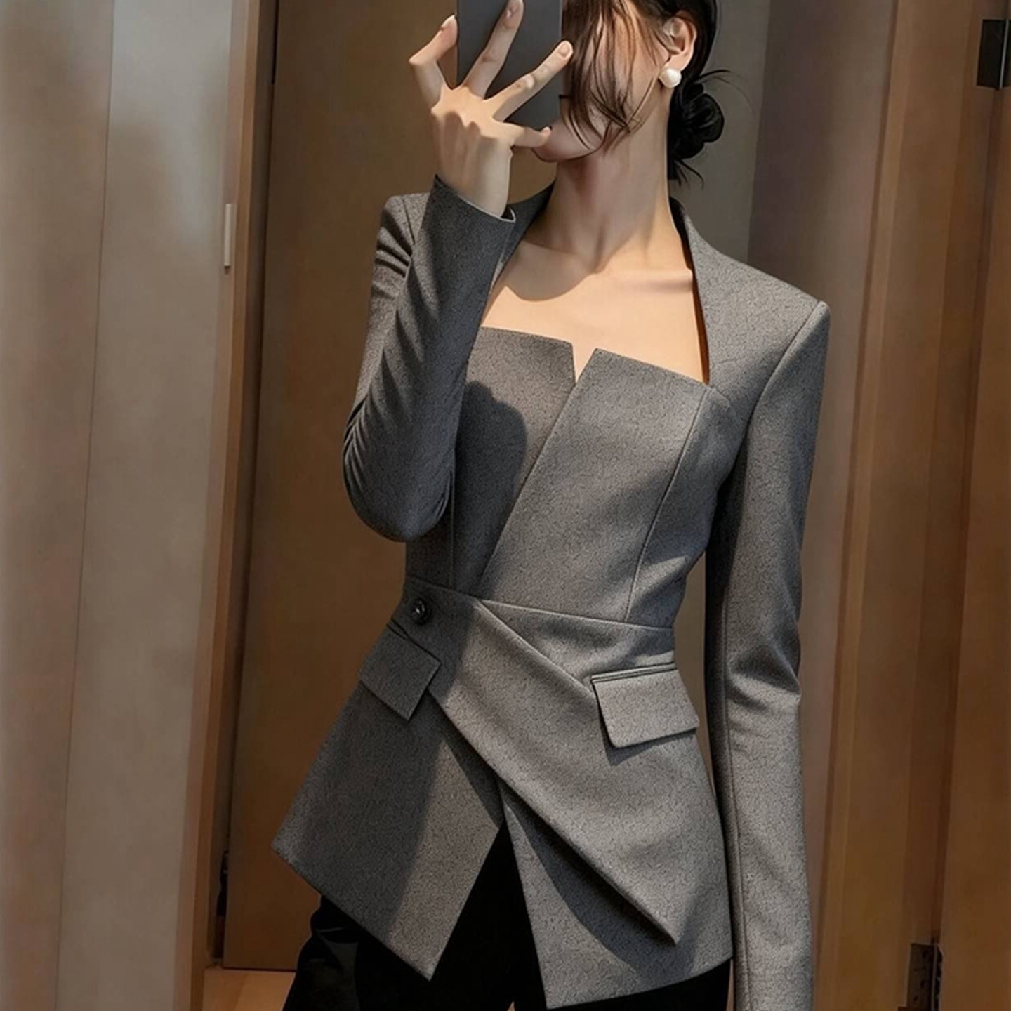 外贸撤回早秋灰色西装外套女2025新款独特漂亮高端气质掐腰上衣