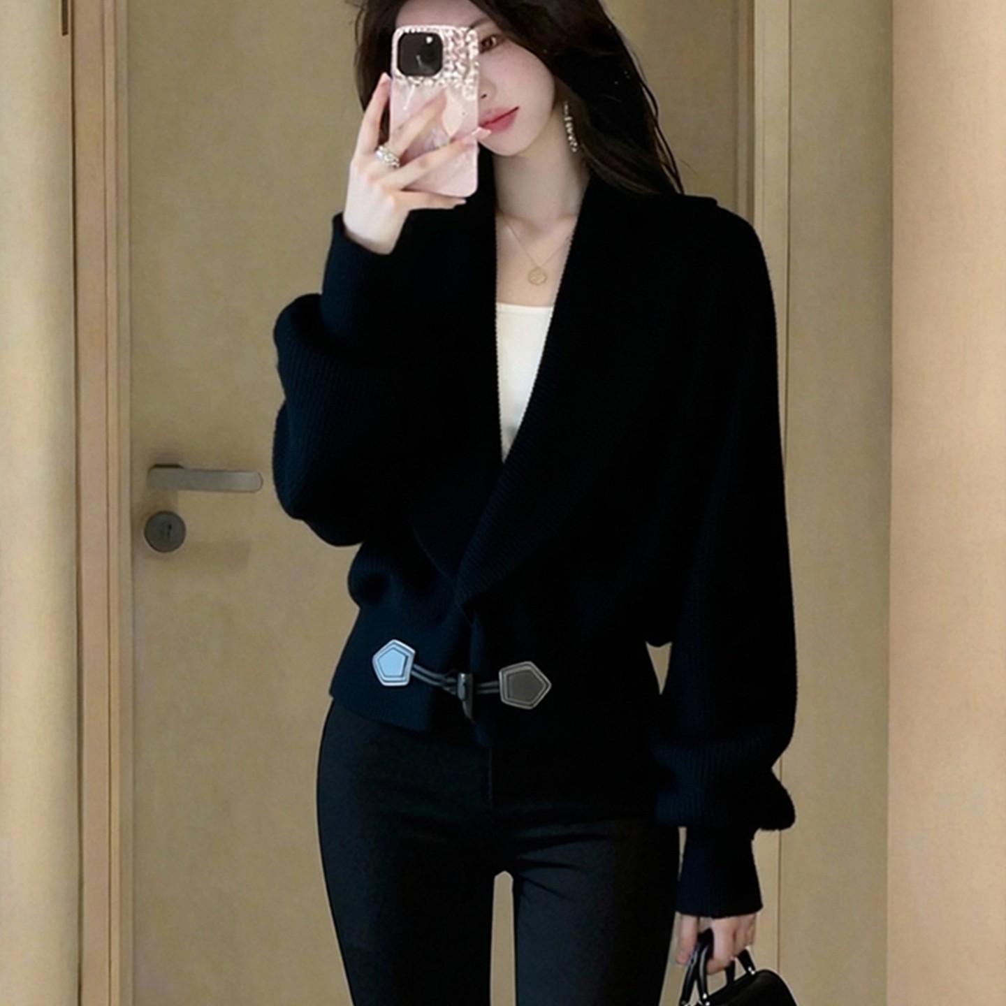 外贸撤回黑色牛角扣针织开衫外套女秋冬毛衣慵懒高级感灯笼袖上衣,女装/女士精品,常规大码外套,淘宝优惠券,粉丝福利购,淘宝优惠卷