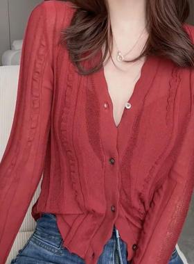 专柜撤回法式红色v领上衣2025年新款复古独特别致高级感针织开衫