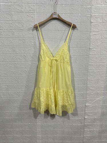 夏日绝美甜美风提花吊带连衣裙女设计感不规则宽松a字短裙子