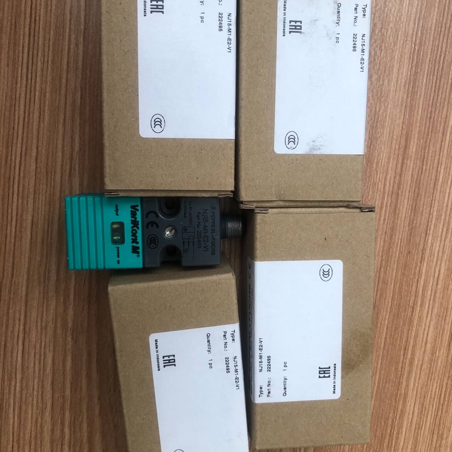 议价NJ15-M1-E2-V1 倍加福传感器4个