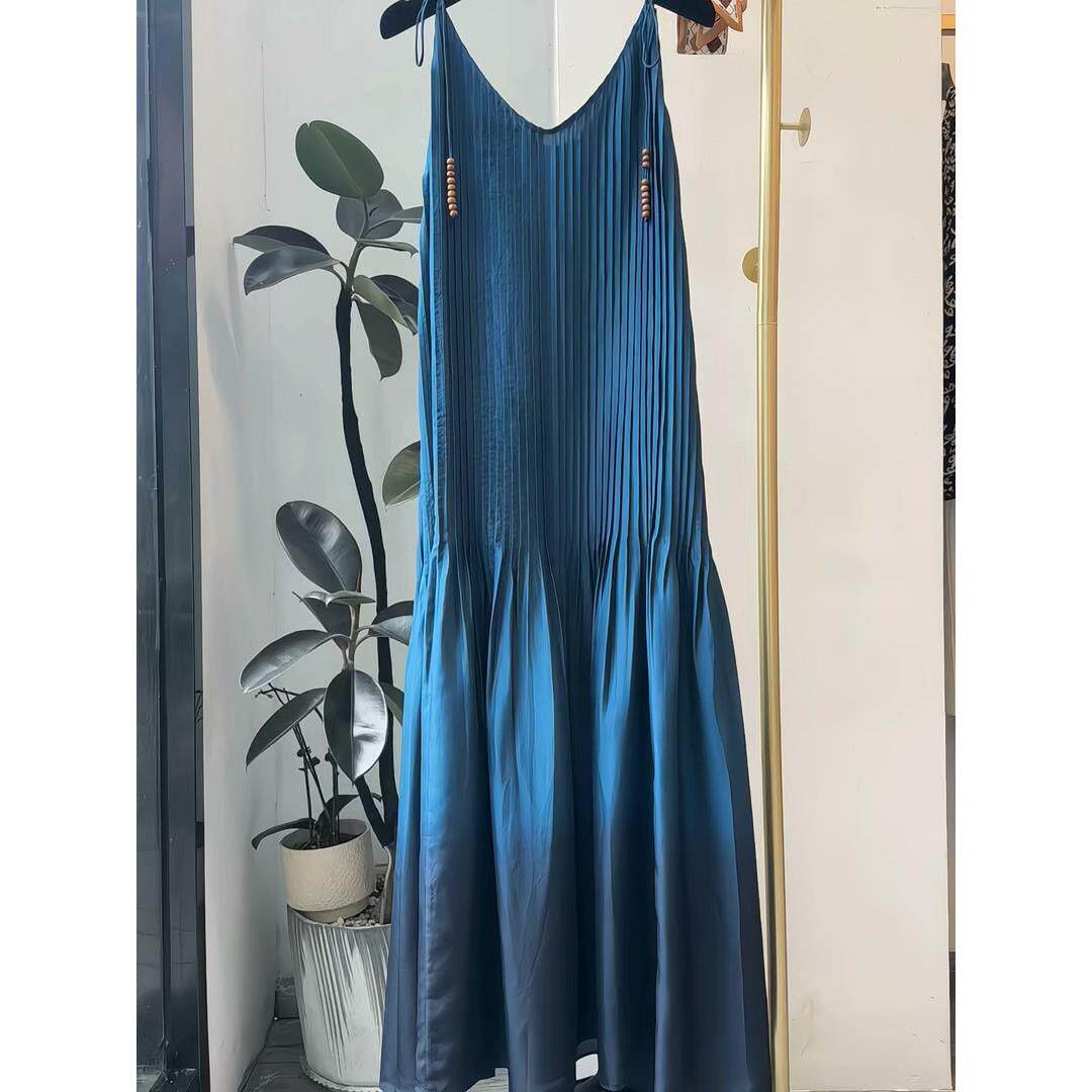 Free to wear 2026春季新款百搭休闲女上衣V领无袖连衣裙宽松