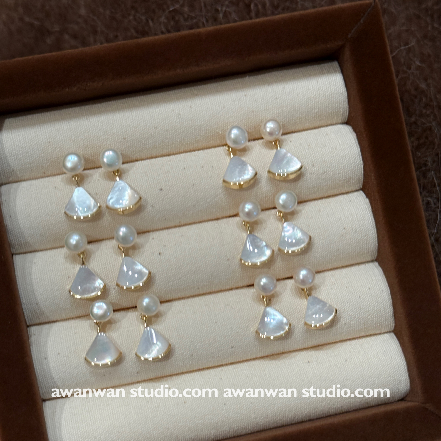 新品9折珍珠裙摆~法式高级感气质百搭珍珠白贝母扇面耳钉气质耳环