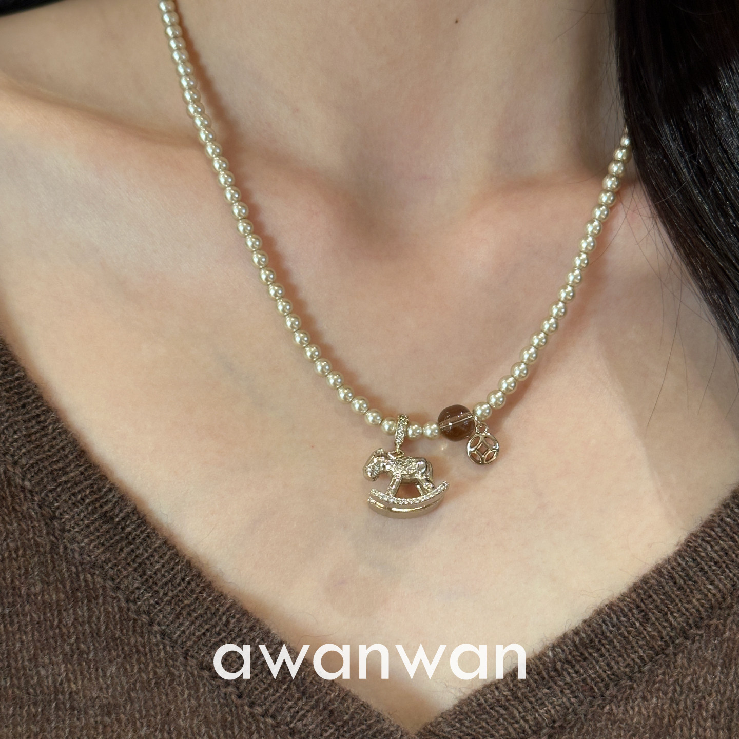 阿婉Wan 奶咖小马~本命年咖金马年项链百搭简约珍珠元素项链
