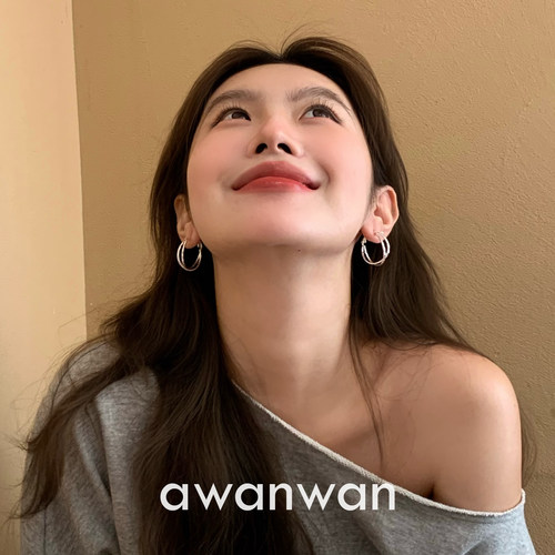阿婉Wan 甜酷girl~高级感辣妹时髦耳圈简约个性设计素圈耳环