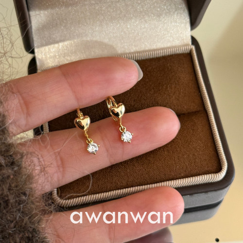 阿婉Wan 心动！mini精致耳扣简约百搭爱心锆石耳钉高级感小众耳饰