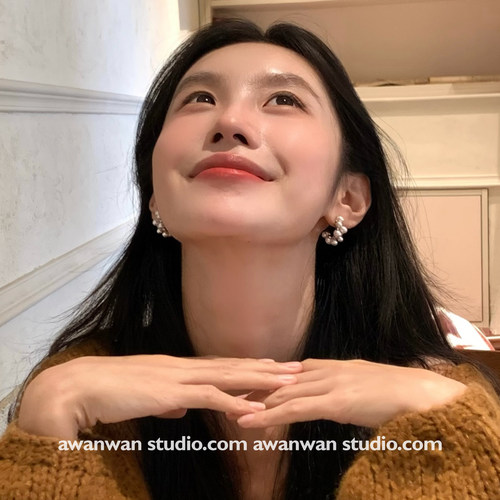 阿婉Wan温温柔柔~曼塔玫瑰色系仿珍珠花簇耳钉高级感小众新款耳饰