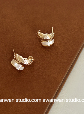 阿婉Wan贵气十足～贝壳菱纹耳钉时髦设计感耳饰通勤简约百搭耳环