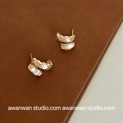 阿婉Wan贵气十足～贝壳菱纹耳钉时髦设计感耳饰通勤简约百搭耳环