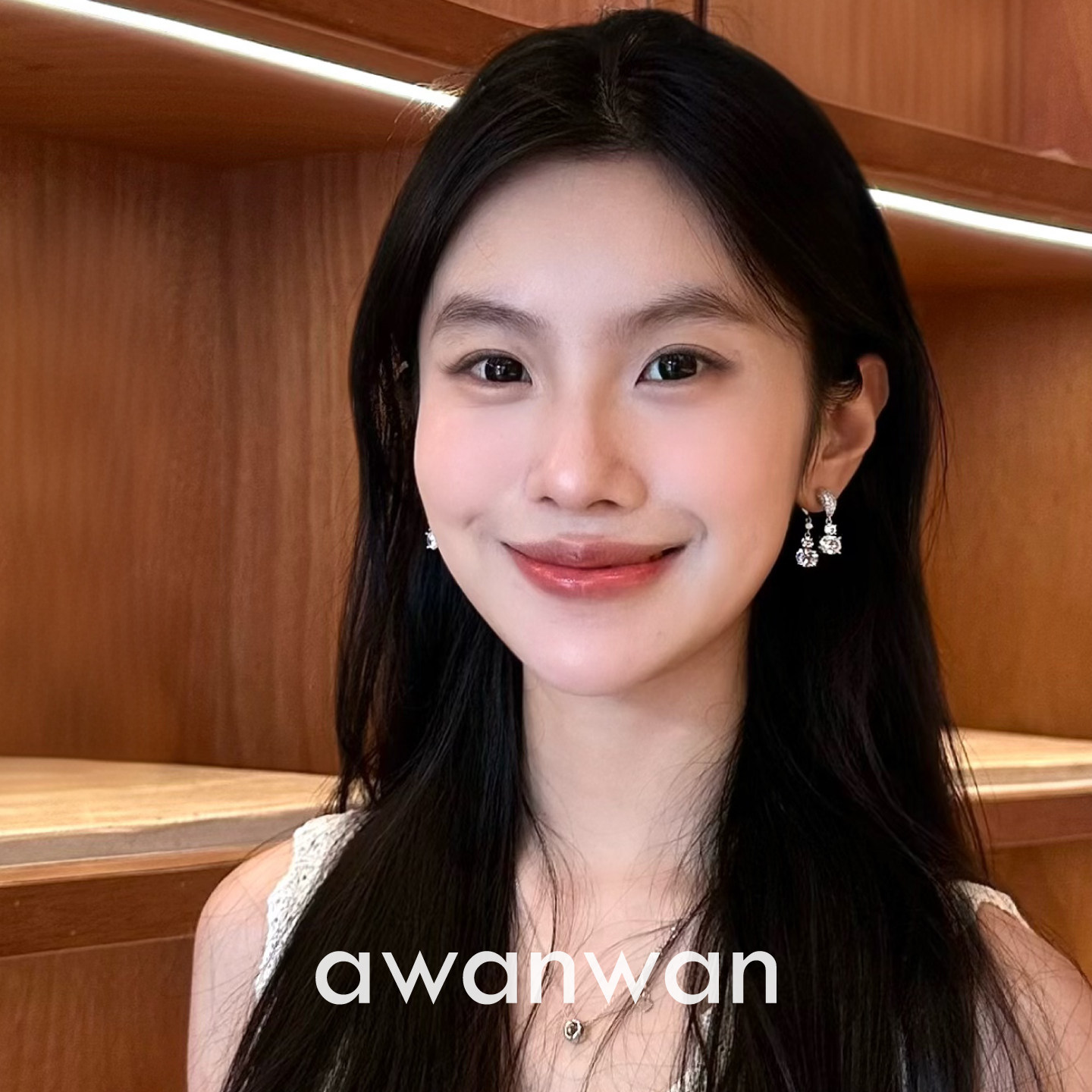 阿婉Wan 人鱼之泪~高品质甜美冷淡风超闪锆石水滴耳钉贵气耳饰