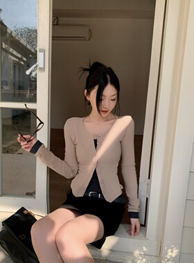 铅笔莓莓【02.09/20:00新品】限时前3天到手6折！纽扣假两件上衣