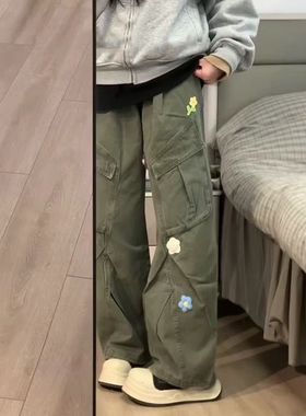 美式复古军绿色花朵刺绣工装牛仔裤女2025春高腰直筒宽松阔腿裤子
