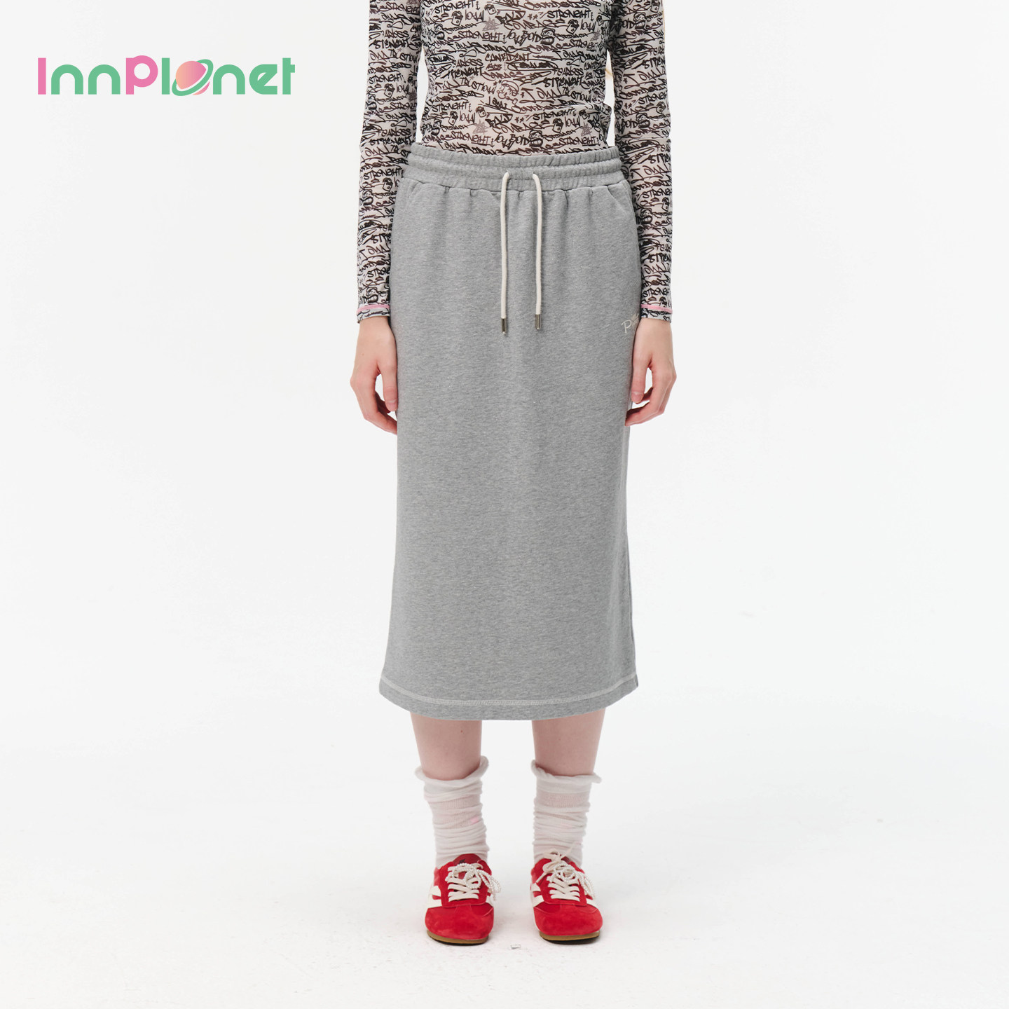 innplanet25秋新款休闲运动百搭松紧腰刺绣直筒半身裙PO31SK011A