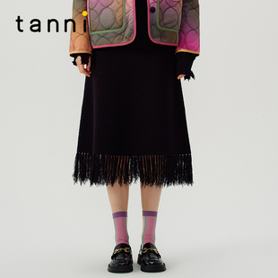 tanni2025秋款 通勤百搭立体提花流苏设计A字针织半身裙TN31KN075A