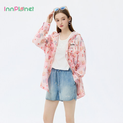 innplanet26夏季新款都市户外少女风粉色连帽满印薄款衬衫外套女