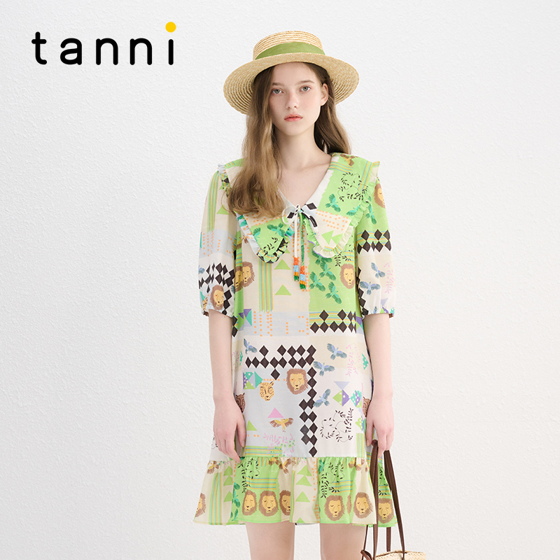 tanni俏皮V型娃娃领印花连衣裙