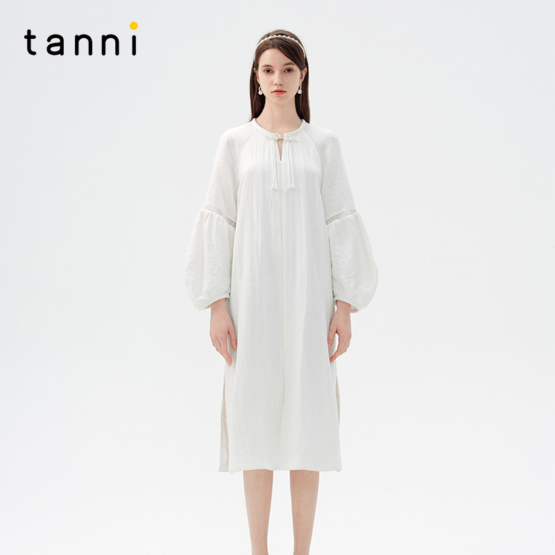 tanni春夏新款简约肌理感清冷新中式盘扣圆领灯笼袖宫廷连衣裙
