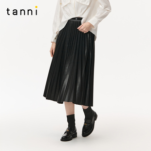 tanni25秋冬新款 简约气质松紧腰A型压褶黑色pu半身裙TO31SK019A