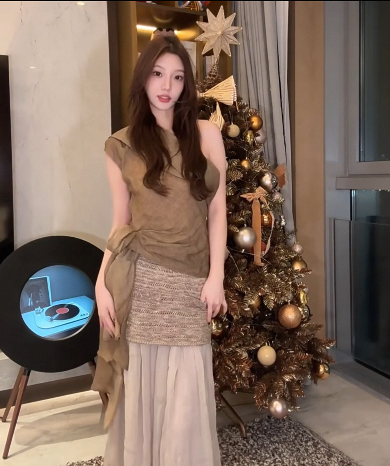 cello 慎婕同框 2025春夏新款苎麻露肩斜肩飘带无袖背心女款上衣
